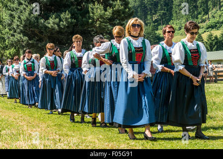 Chaque année Kirchtagfest Soelden, défilé de l'église et le festival Banque D'Images