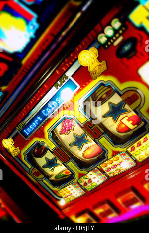 Machines à sous / l'un des bandits armés en arcade Banque D'Images