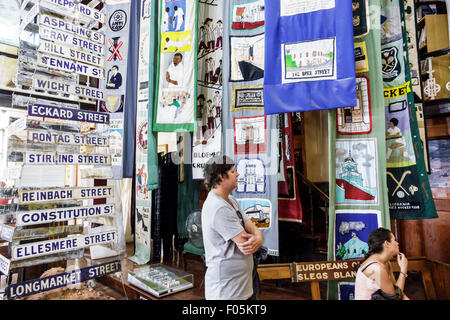 Cape Town Afrique du Sud,Centre ville,centre,District six Museum,apartheid,intérieur,exposition de collection d'exposition,homme hommes,femme femelle Banque D'Images