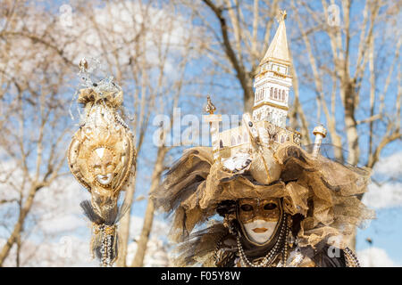 Le célèbre carnaval vénitien d'Annecy en Haute-Savoie, Rhône-Alpes, France Banque D'Images