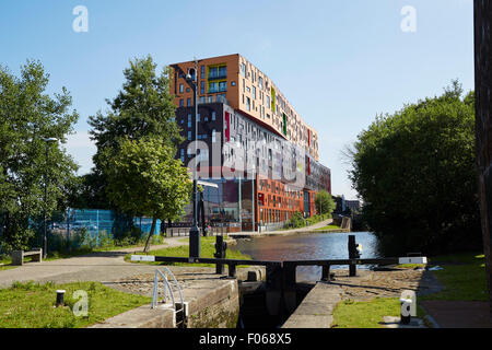 Les 2009 jetons est un immeuble résidentiel, à côté de l'Ashton Canal, à New Islington, Manchester, Angleterre. Historica Banque D'Images