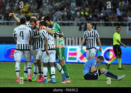 Shanghai, Chine. 8e août, 2015. Après l'équipe de la Juventus F.C 2 - 0 Lazio bat et la conquête 2015 Italien Tim Supercup. Credit : Marcio Machado/ZUMA/Alamy Fil Live News Banque D'Images