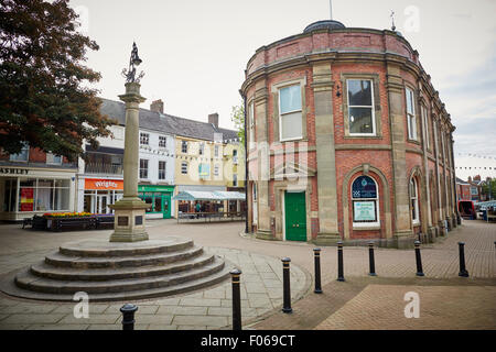 La Guildhall Customer Services Centre, High Street, Newcastle-under-Lyme Staffordshire, une ville de marché de payer les tarifs une guildhal Banque D'Images