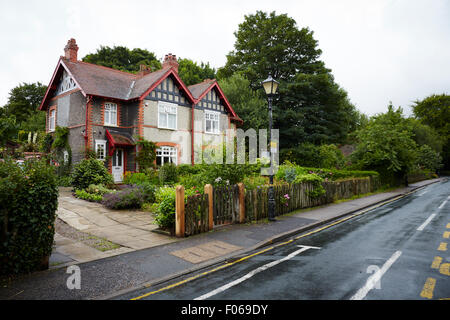 Dunham Massey Village nr Altrincham Royaume-uni Grande-bretagne British United Kingdom Europe European island Angleterre Anglais isle northe Banque D'Images