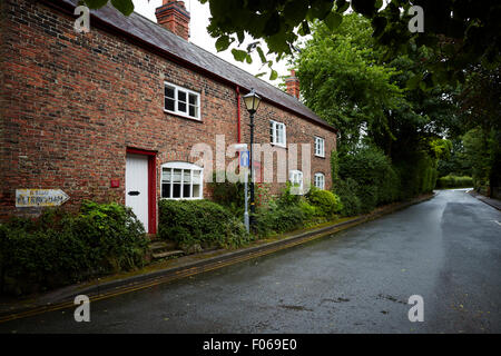 Dunham Massey Village nr Altrincham Royaume-uni Grande-bretagne British United Kingdom Europe European island Angleterre Anglais isle northe Banque D'Images