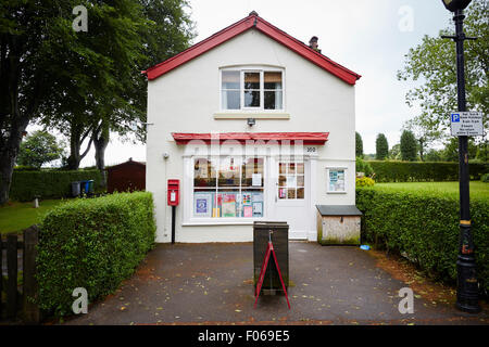 Dunham Massey Viaalge nr Altrincham village store Dunham Massey Village nr Altrincham Royaume-uni Grande-bretagne British United Kingdo Banque D'Images