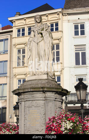 Statue de l'Archiduchesse Marguerite d'Autriche (1480-1530) dans la région de Mechelen, Belgique Banque D'Images