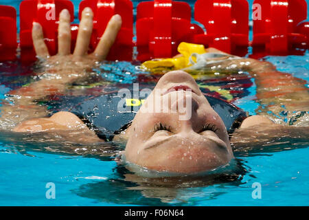 Kazan, Russie. 8e août, 2015. Sarah Sjostrom de Suède réagit après le 50m papillon finale natation au Championnats du Monde de la FINA à Kazan, Russie, le 8 août 2015. Sarah Sjostrom réclamé le titre en un temps de 24,96 secondes. © Zhang Fan/Xinhua/Alamy Live News Banque D'Images