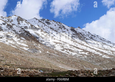 Remplis de neige dans les montagnes de l'himalaya Ladakh Inde dans l'état de Jammu-et-Cachemire Banque D'Images