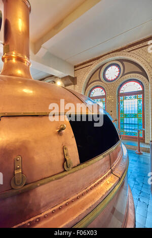 Le musée Heineken Experience, situé à Amsterdam, est une brasserie historique et centre d'accueil de l'entreprise Banque D'Images