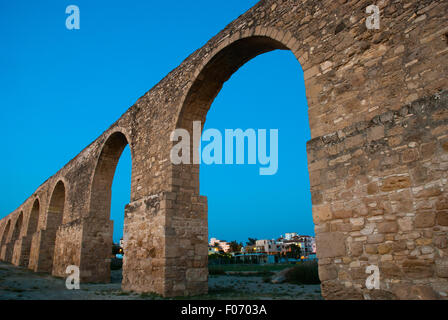 Panorama de l'Aqueduc 62164 Ottoman (Bekir Pacha) Aqueduc. Aqueduc de grec ancien à Larnaca au coucher du soleil. Chypre. Banque D'Images