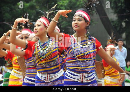 Dhaka, Bangladesh. 9 Août, 2015. Les populations tribales du Bangladesh prendre part à une célébration marquant la Journée internationale des peuples autochtones du monde à Dhaka, Bangladesh, 9 août, 2015. Shariful Islam Crédit :/Xinhua/Alamy Live News Banque D'Images