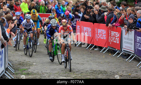 Lizzie Deignan (Lizzie Armitstead) conduit Laura Kenny (Laura Trott) de la montée du British National Championships 2015 Banque D'Images