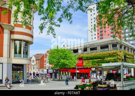 High Street, SUTTON, London Borough of Sutton, Greater London, Angleterre, Royaume-Uni Banque D'Images