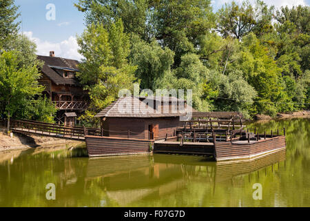 Moulin à eau sur la petite danube près du village kolarovo, Slovaquie, Europe Banque D'Images