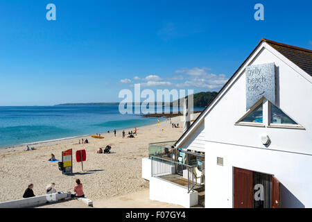 Café sur la plage Gyllyngvase à Falmouth, Cornwall, UK Banque D'Images