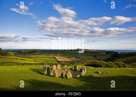 Recumbent (Drombeg Stone Circle), 1100 - 800 avant J.-C., également connu sous le nom de l'autel druidique, près de Glandore, comté de Cork, Irlande Banque D'Images