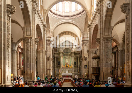 À l'intérieur de la Basilique de Notre Dame de Guanajuato, Mexique Banque D'Images