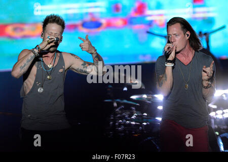 D'Oro-Medonte, de l'Ontario, Canada. 9 août 2016. Floride Géorgie Ligne (Tyler Hubbard, Brian Kelley) effectue le jour 4 des bottes et des Cœurs Music Festival 2015 à Burl's Creek Motifs de l'événement. Credit : EXImages/Alamy Live News Banque D'Images