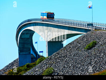 Pont Storsisundet, Storsisundetbrua, sur la route de l'Atlantique, Atlanterhavsveien, comté de Møre og Romsdal, Norvège Banque D'Images