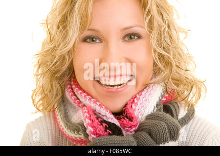 Happy smiling woman wearing une écharpe en hiver Banque D'Images