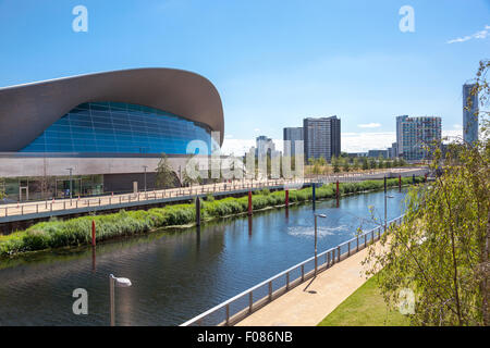 Centre aquatique et l'adduction d'eau du parc olympique de Stratford, London, UK Banque D'Images