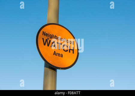 Zone de surveillance de quartier signe sur lampadaire UK Banque D'Images