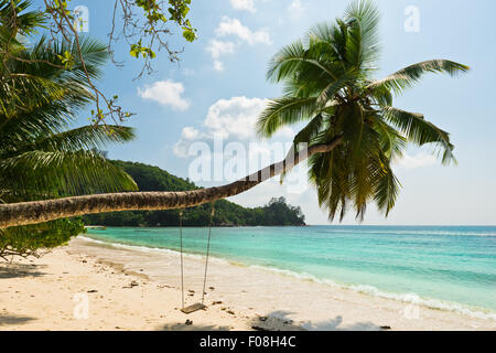 Tropical Beach à l'île de Mahé aux Seychelles. Plan horizontal Banque D'Images