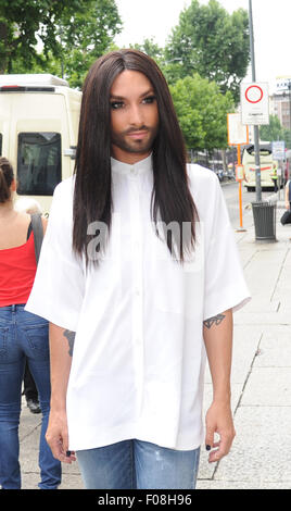 Conchita Wurst la promotion de son nouvel album et livre à Milan comprend : Conchita Wurst Où : Milan, Italie Quand : 09 juin 2015 C Banque D'Images