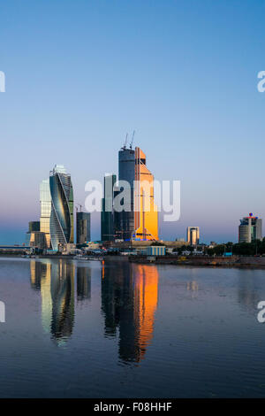 Centre d'affaires de Moscou au lever du soleil Banque D'Images