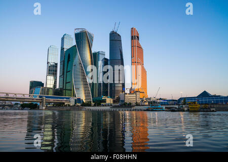 Centre d'affaires de Moscou au lever du soleil Banque D'Images