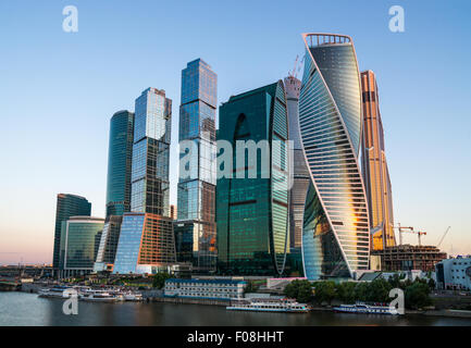 Centre d'affaires de Moscou au lever du soleil Banque D'Images