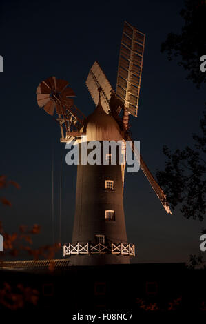 Une nuit de l'image moulin à vapeur Skidby qui près de Cottingham dans l'East Yorkshire Banque D'Images