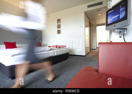 Ménage à chambre d'hôtel à Vaihingen, Stuttgart, Bade-Wurtemberg, Allemagne Banque D'Images