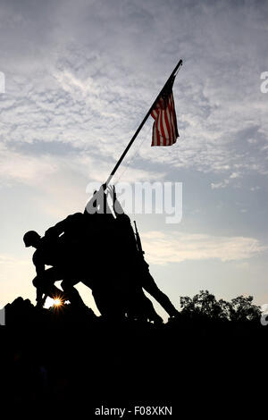 Silhouette United States Marine Corps War Memorial Mémorial Iwo Jima monument militaire des États-Unis Arlington National Cemetery Banque D'Images