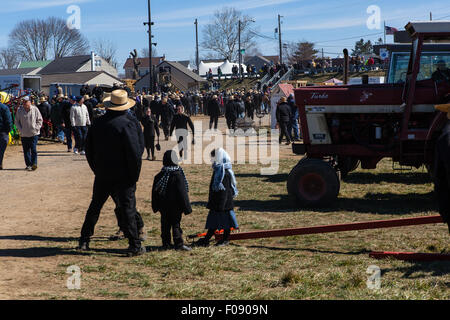 Champs boueux à la fin de l'hiver est la raison pour laquelle les ventes publiques détenues par les sociétés de pompiers volontaires du comté de Lancaster sont appelés les ventes de boue. Banque D'Images