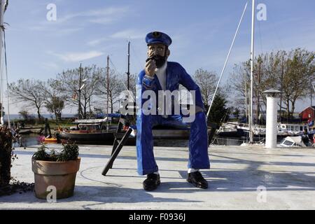 Figure en bois à orth Harbour en côte baltique, Ostholstein, Schleswig-Holstein, Allemagne Banque D'Images