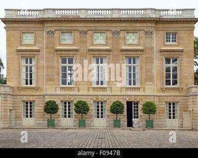 Cour de Versailles Vue de l'extérieur du Palais de Versailles, France Banque D'Images