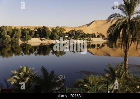 Voir l'île de Kitchener et Qubbet al-Hawa, Assouan, Egypte Banque D'Images