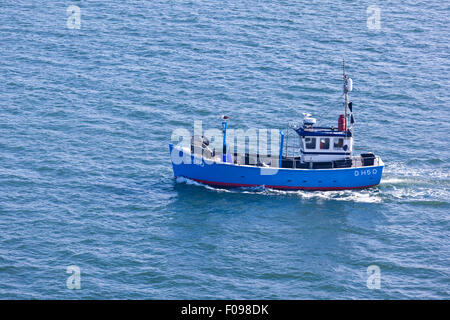 Un bateau de pêche dans le port de Poole, Dorset UK Banque D'Images