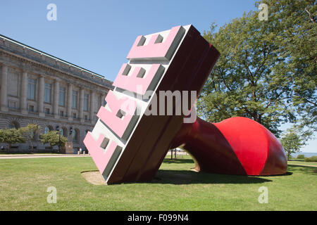 OLDENBURG/VAN BRUGGE FREE STAMP WILLARD SCULPTURE PARK DOWNTOWN CLEVELAND OHIO USA Banque D'Images