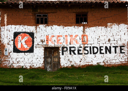 La propagande pour Keiko Fujimori pour les élections présidentielles de 2011 sur la construction de Chinchero, près de Cusco , Pérou Banque D'Images