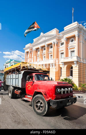 Streetview vertical à Santiago de Cuba, Cuba. Banque D'Images