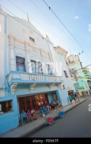 Streetview vertical à Santiago de Cuba, Cuba. Banque D'Images