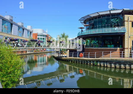 Niveau de la rivière le centre commercial Oracle, Reading, Berkshire, Angleterre, Royaume-Uni Banque D'Images