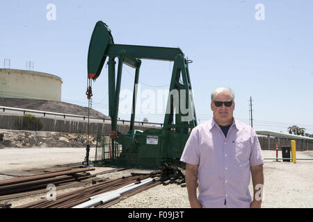 Los Angeles, Californie, USA. 15 juillet, 2015. Jeff Cooper, fils de propriétaire d'oil company Cooper et cerveau, se dresse en face de la compagnie en pétrole et à El Segundo. © Ringo Chiu/ZUMA/Alamy Fil Live News Banque D'Images