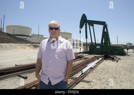 Los Angeles, Californie, USA. 15 juillet, 2015. Jeff Cooper, fils de propriétaire d'oil company Cooper et cerveau, se dresse en face de la compagnie en pétrole et à El Segundo. © Ringo Chiu/ZUMA/Alamy Fil Live News Banque D'Images