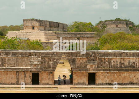 Quadrangle Nunnery Wall, Uxmal, Mexique Banque D'Images