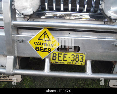 Chariot d'apiculteur fournissant des services de pollinisation pour l'agriculture, l'Orange, NSW, Australie. Pas de PR Banque D'Images