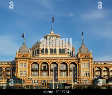 Vue détaillée de l'établissement Grand Hotel Amrâth Kurhaus La Haye la dernière capture la lumière du soleil, Scheveningen, Hollande méridionale, Pays-Bas. Banque D'Images